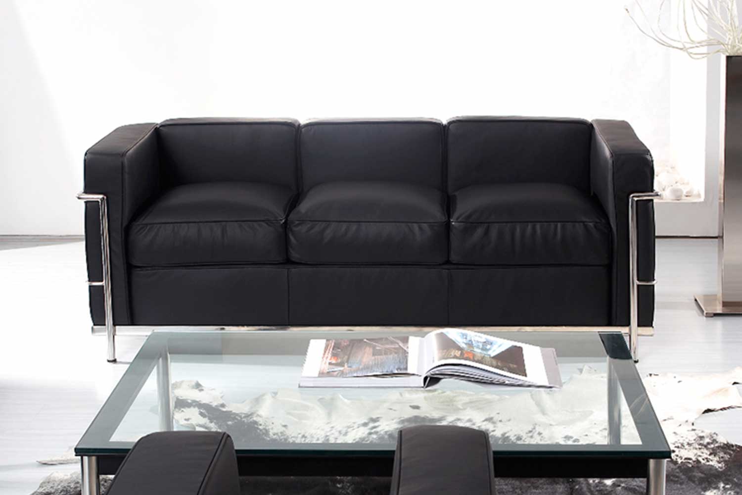 Le Corbusier sofa LC2